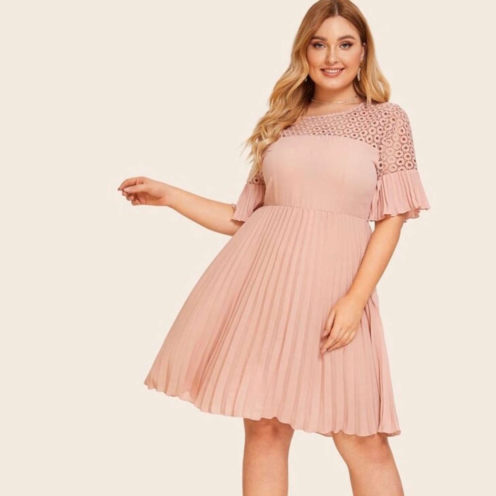 Plus Size Blush Crochet Shoulder Pleated Dress
